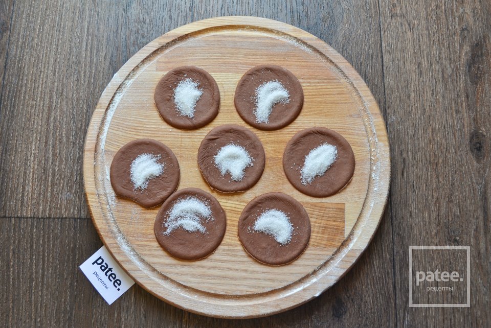 Шоколадные вареники с вишней на пару - Шаг 15