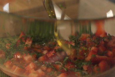 Домашний сметанник с клубникой за 10 минут - приготовление