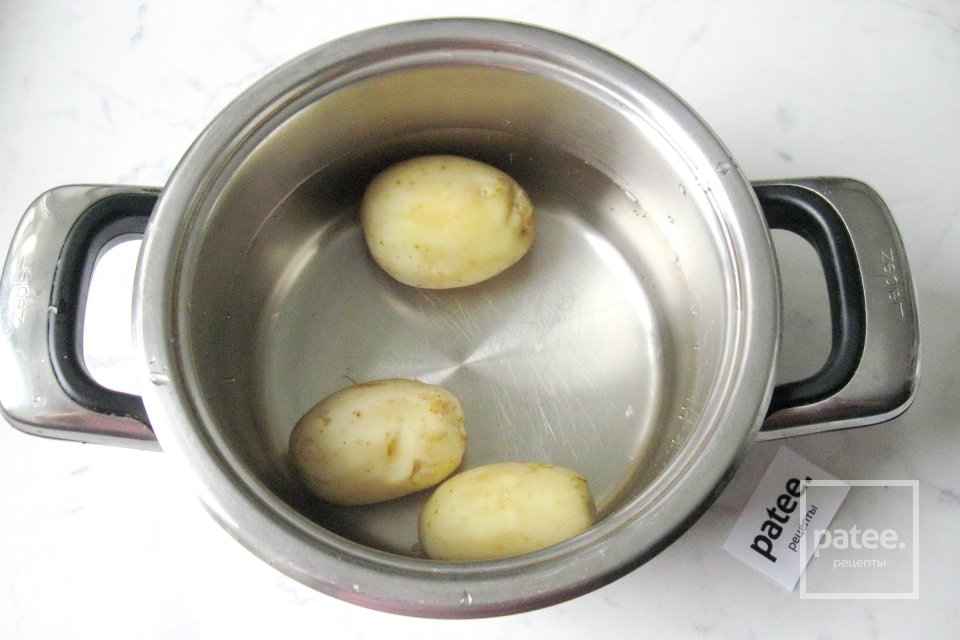 Куриные котлеты с картофелем и сыром - Шаг 2