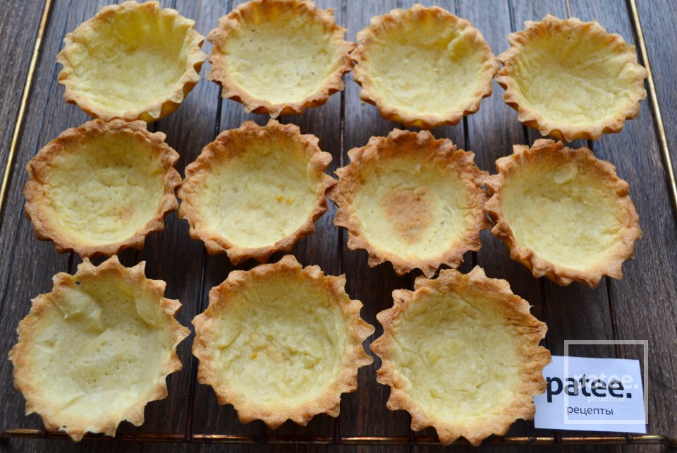 Тарталетки с кремом из белого шоколада и ягодами - Шаг 21