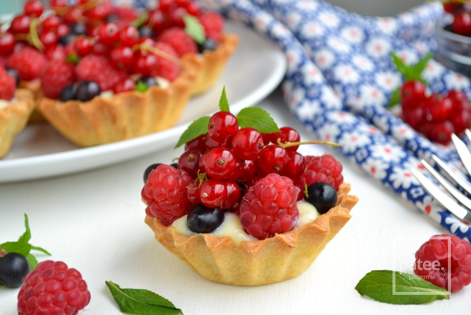 Тарталетки с кремом из белого шоколада и ягодами - Шаг 24