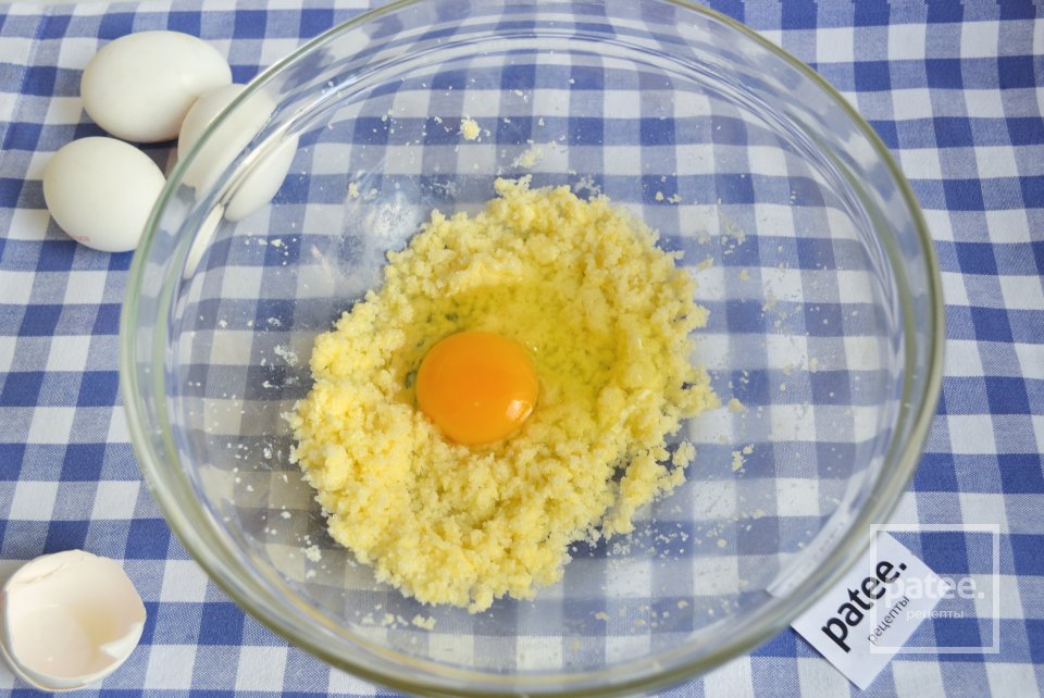 Сметанный кекс в мультиварке - Шаг 5