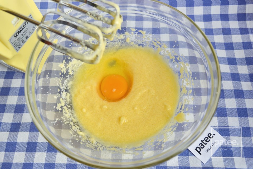 Сметанный кекс в мультиварке - Шаг 6