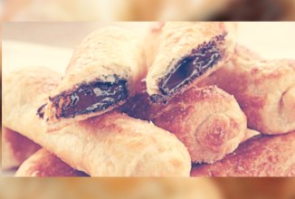 Слойки с шоколадной начинкой