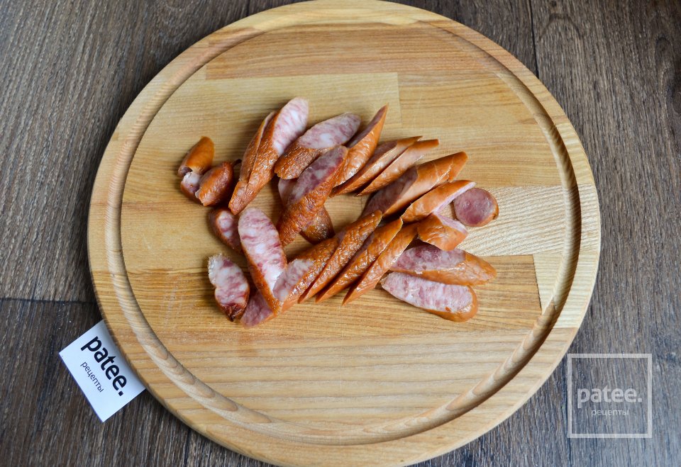 Яичница с баварскими колбасками - Шаг 2