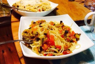 Паста с баклажанами и томатами