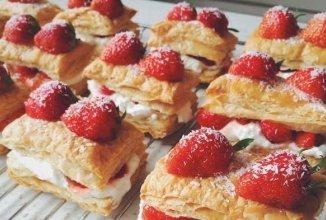 "МИЛЬФЕЙ" С КЛУБНИКОЙ И СО СЛИВКАМИ