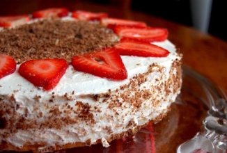 Клубничный торт