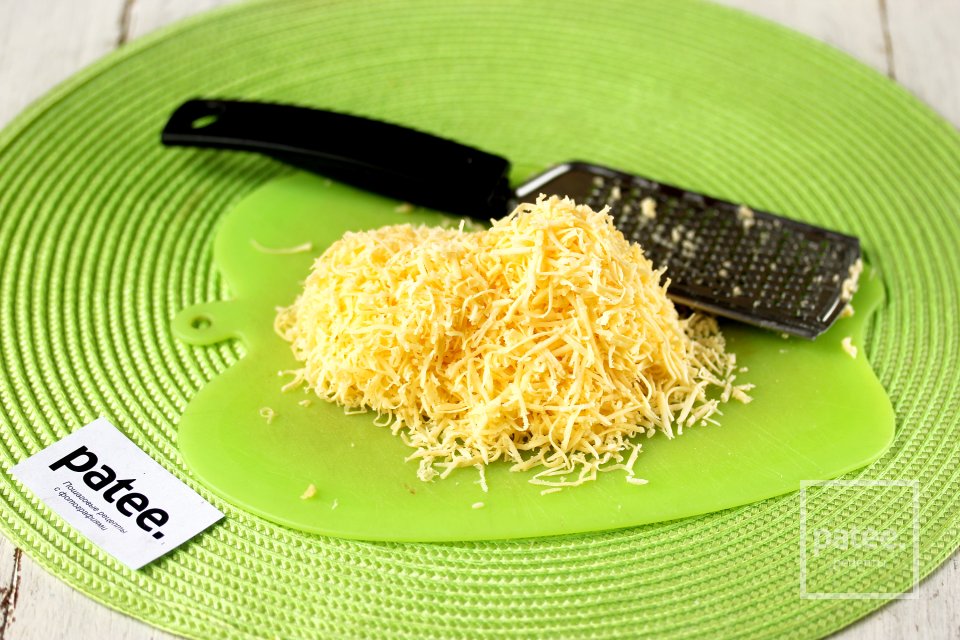 Кабачковый торт с сыром и помидорами - Шаг 9