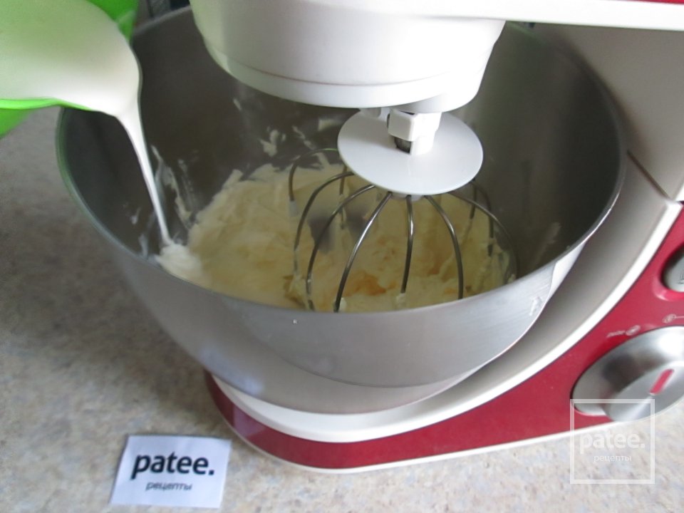 Пирожное песочное, глазированное шоколадной помадкой - Шаг 3