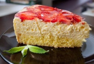 Торт с клубникой и маскарпоне