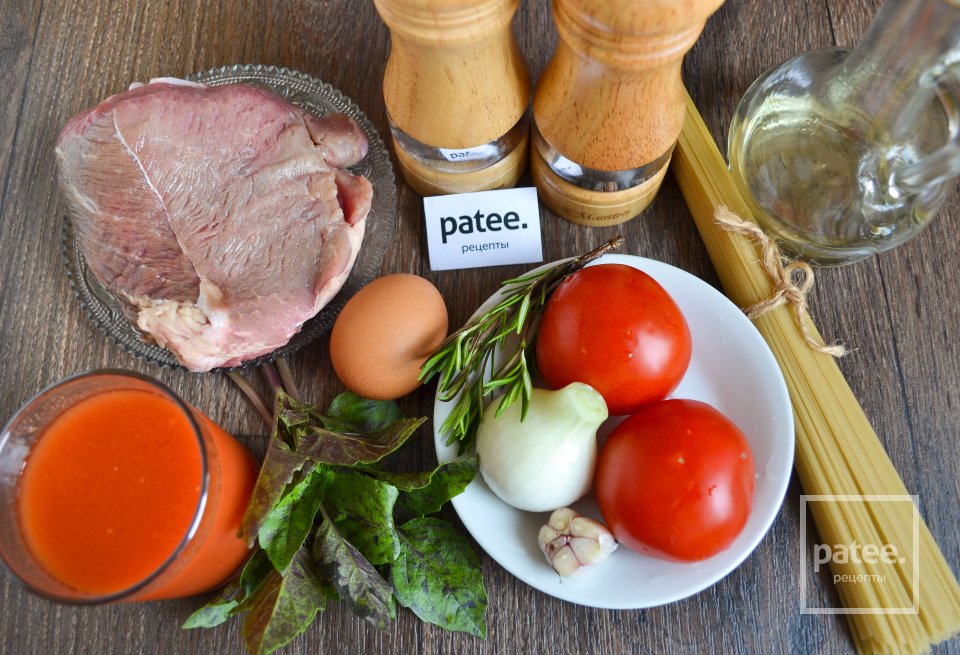 Спагетти с томатным соусом и фрикадельками - Шаг 1