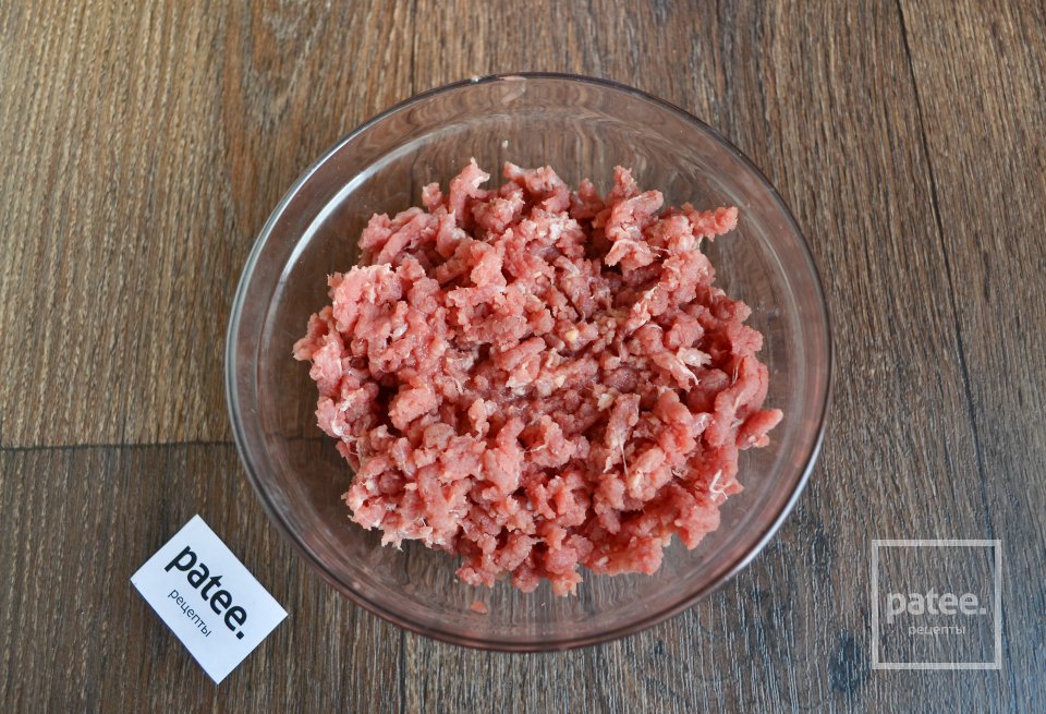 Спагетти с томатным соусом и фрикадельками - Шаг 2