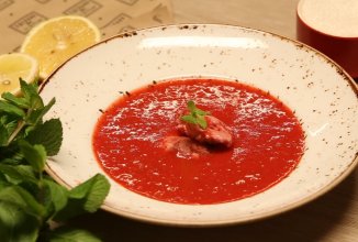 Холодный клубнично-имбирный суп за 10 минут