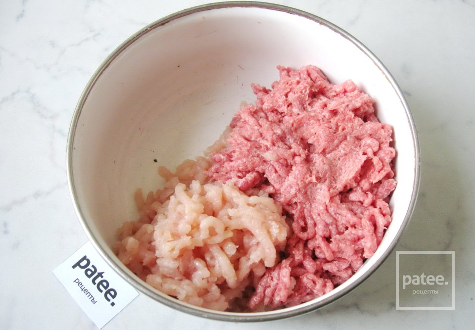 Котлеты с грибами и Адыгейским сыром - Шаг 2