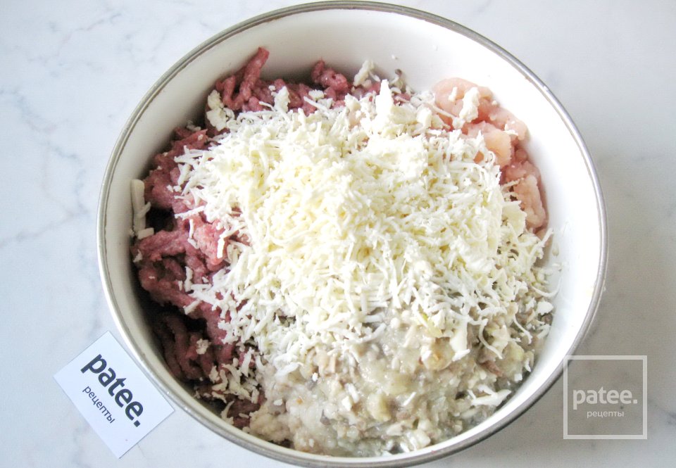 Котлеты с грибами и Адыгейским сыром - Шаг 8