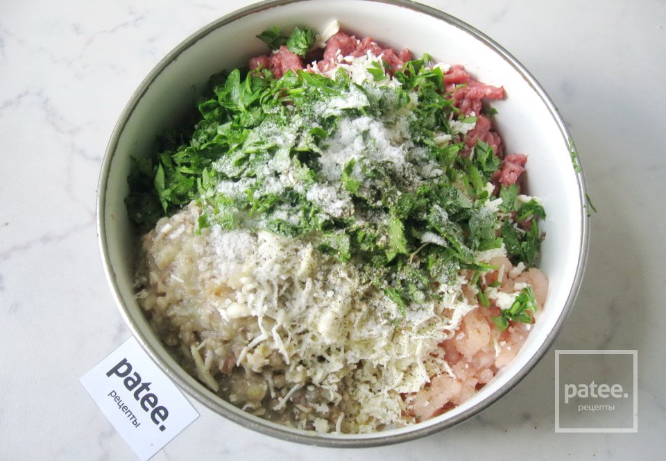 Котлеты с грибами и Адыгейским сыром - Шаг 10