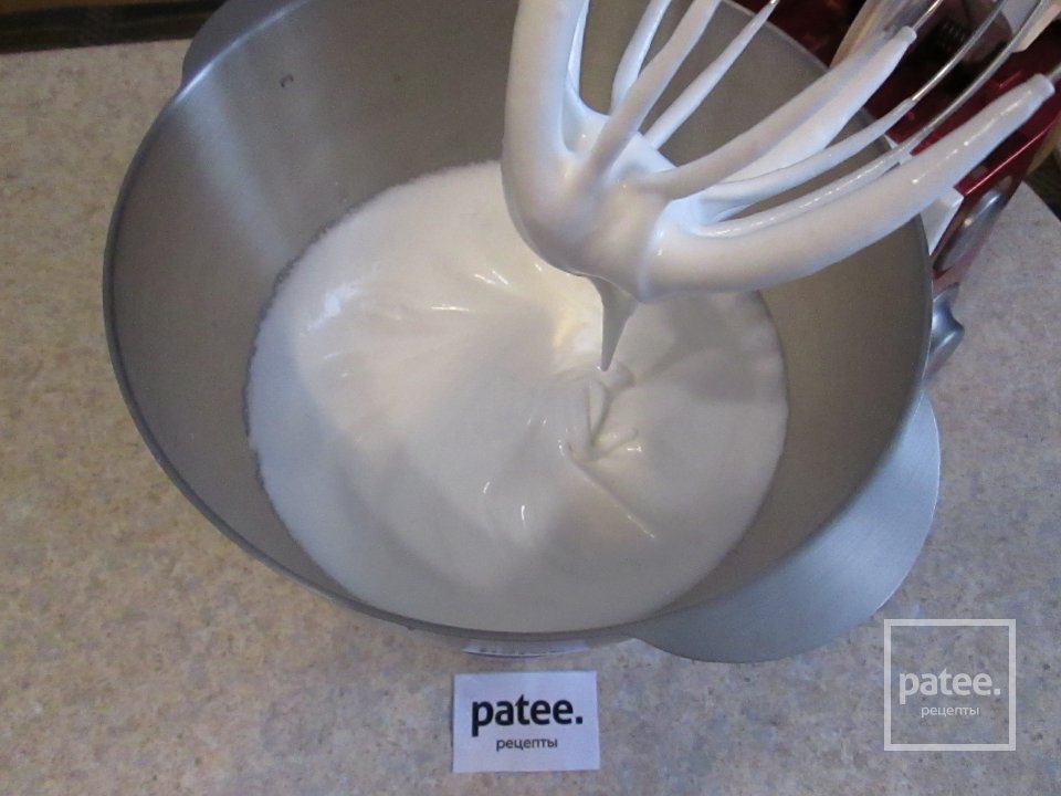 Шоколадный рулет с творожно - кокосовым кремом. - Шаг 3