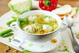 Суп с фрикадельками и молодой капустой