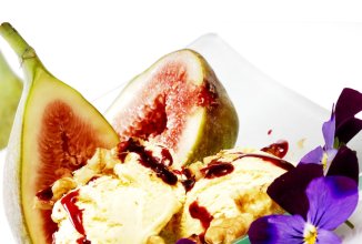 Салат из инжира с ванильным мороженным