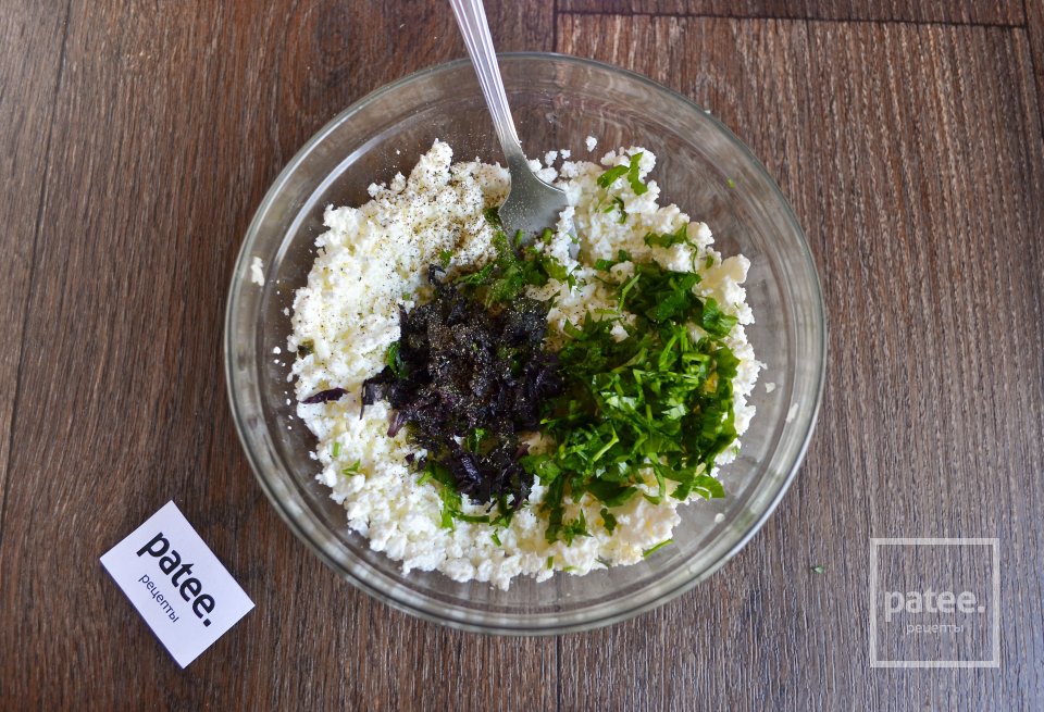 Салат с творогом и томатами - Шаг 7