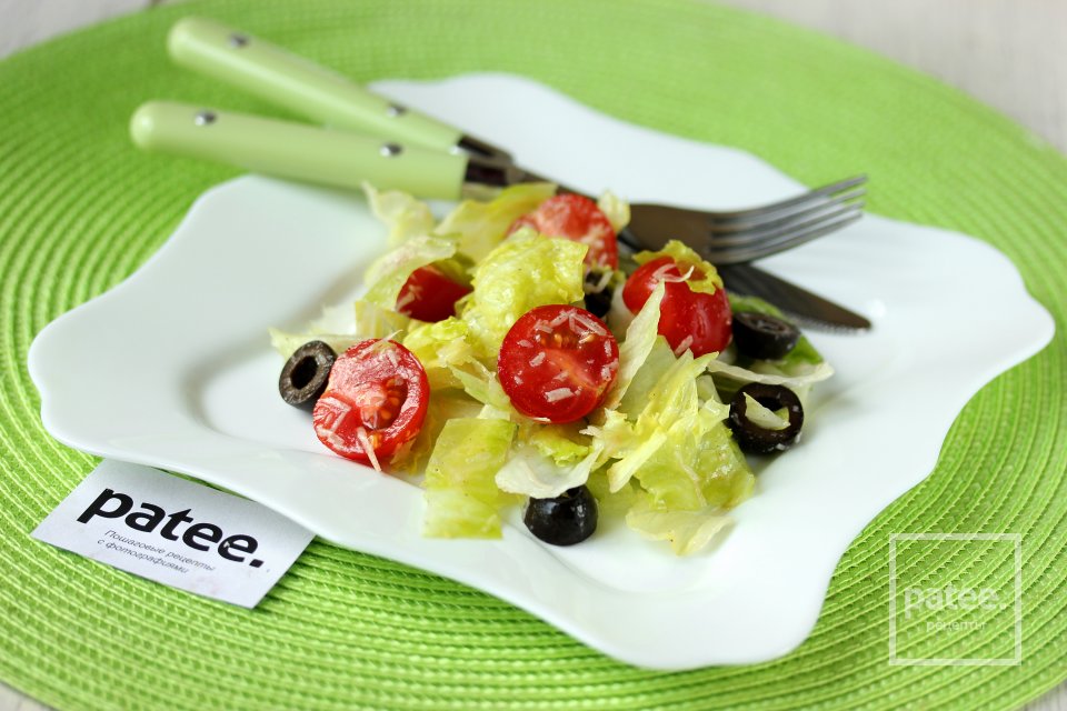 Салат с помидорами черри, маслинами и пармезаном - Шаг 10