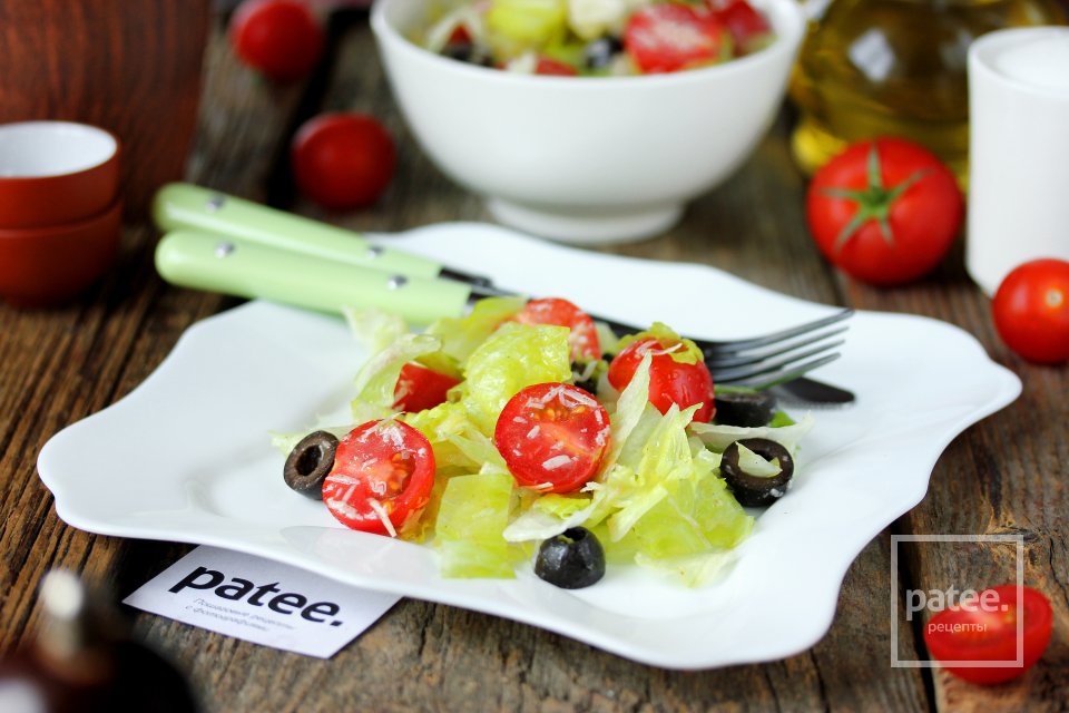 Салат с помидорами черри, маслинами и пармезаном - Шаг 11