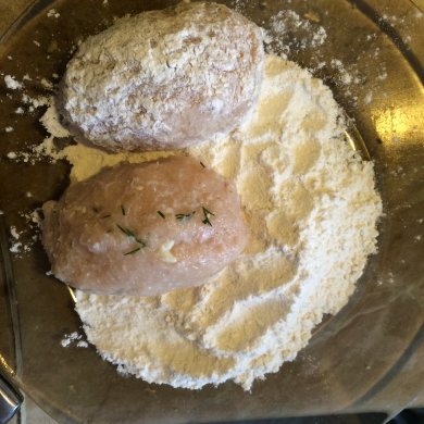 Куриные зразы с яйцом и зеленью - Шаг 3