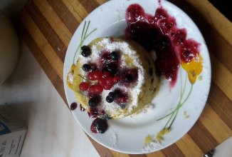 Черничный мокрый кексик в микроволновке