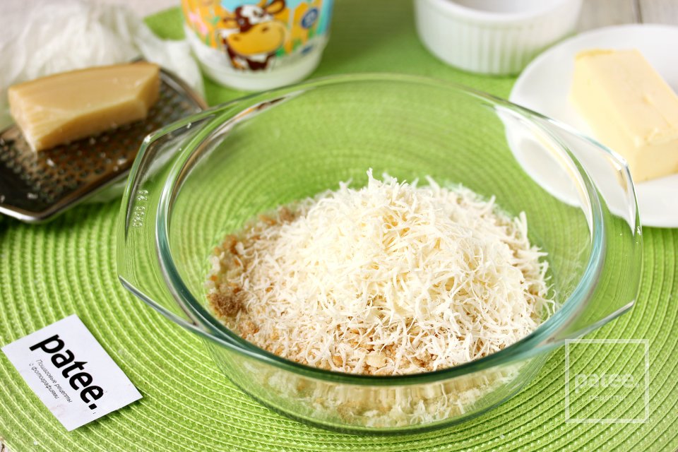 Крамбл из кабачков с творогом и пармезаном - Шаг 8