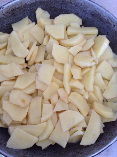 Хек запеченный с картофелем в майонезе. - Шаг 2