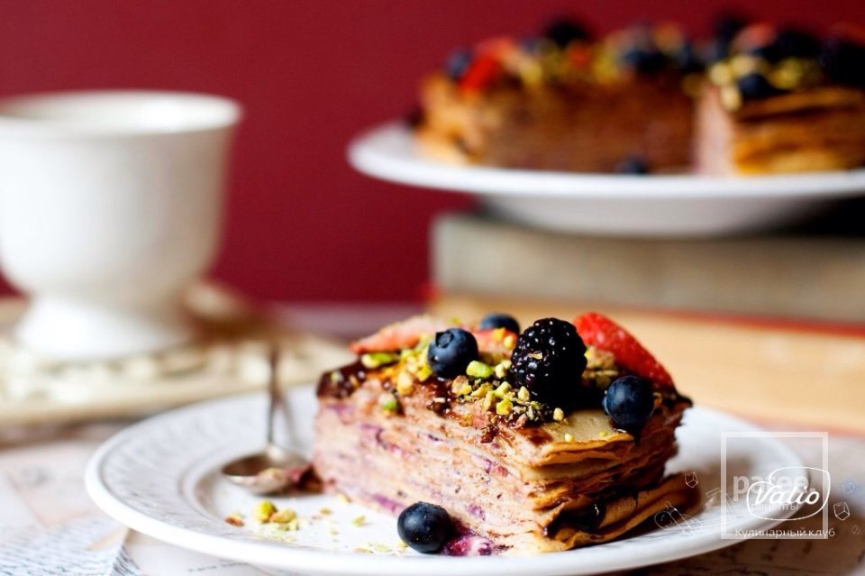 Блинный торт с шоколадом и свежими ягодами(Блинница) - Шаг 3