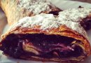 Простой и вкусный черничный штрудель