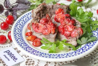 Запеченная говядина с вишней