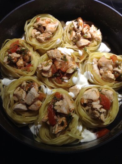 Гнезда с куриной грудкой и помидорами - Шаг 3
