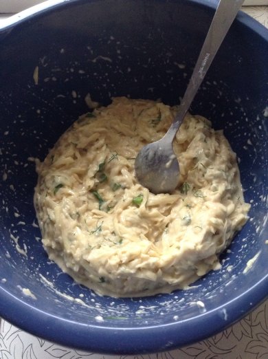 Картофельные оладьи с зеленью. - Шаг 3