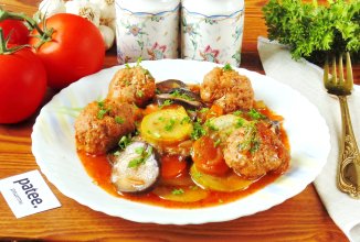 Тефтели с кабачками и баклажанами