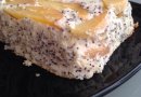 Творожно-маковая запеканка с персиками