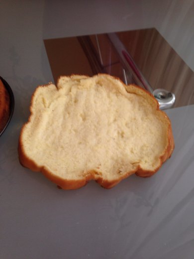 Бисквитный торт с творожным кремом "Вишневое ожерелье" - Шаг 4