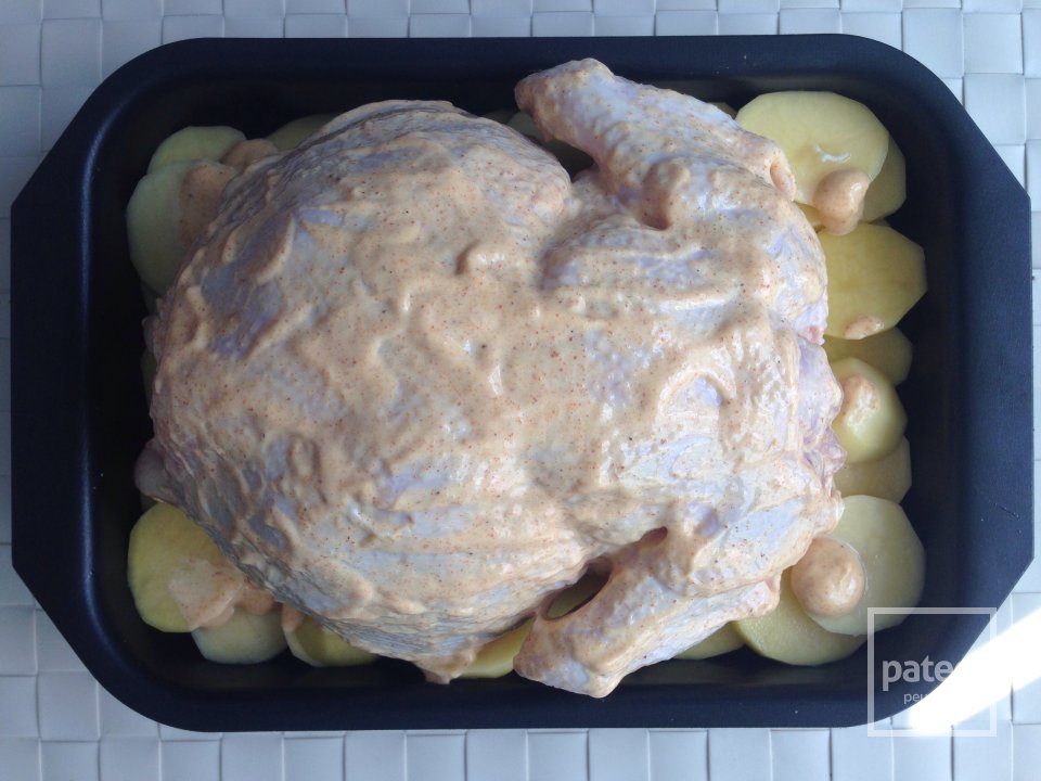 Курица запеченная в духовке с картофелем - Шаг 2