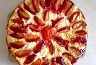 Запеканка со сливами