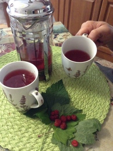 Чай с базиликом и малиной - Шаг 1