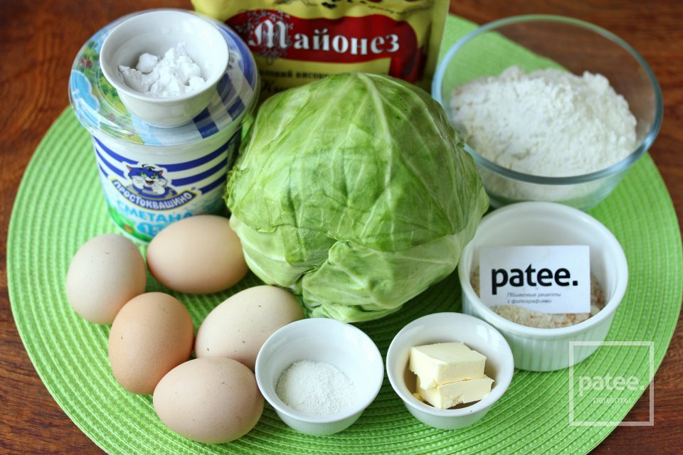 Заливной пирог с молодой капустой - Шаг 1