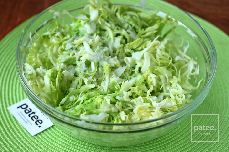 Заливной пирог с молодой капустой - Шаг 3