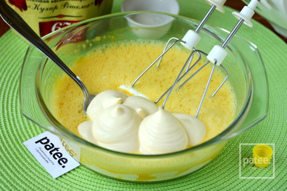 Заливной пирог с молодой капустой - Шаг 6