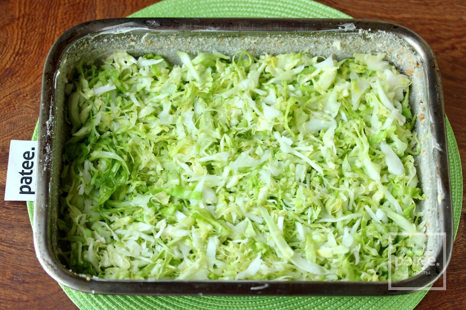 Заливной пирог с молодой капустой - Шаг 14