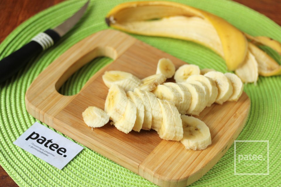 Слойки с клубникой и бананом - Шаг 3