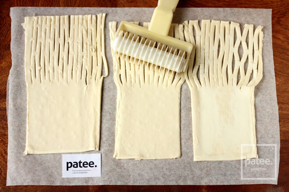 Слойки с клубникой и бананом - Шаг 4