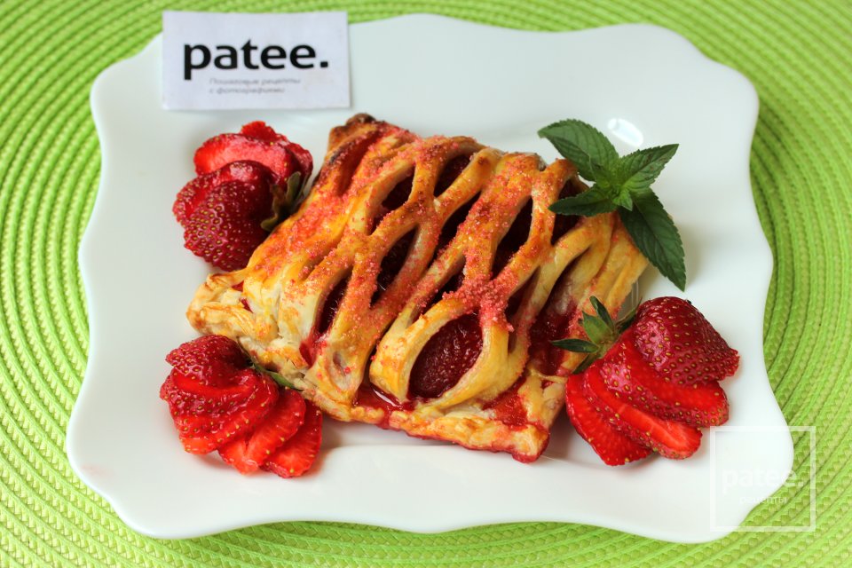 Слойки с клубникой и бананом - Шаг 11