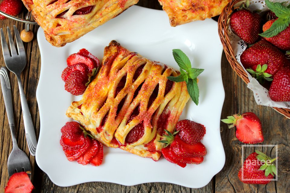 Слойки с клубникой и бананом - Шаг 13